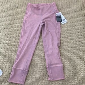 BNWT size 6 Lululemon Wunder Under Crop HR 23” Rib